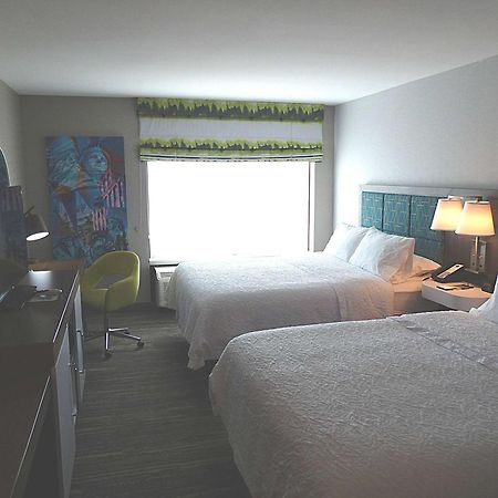 Hampton Inn By Hilton Paramus Exterior photo
