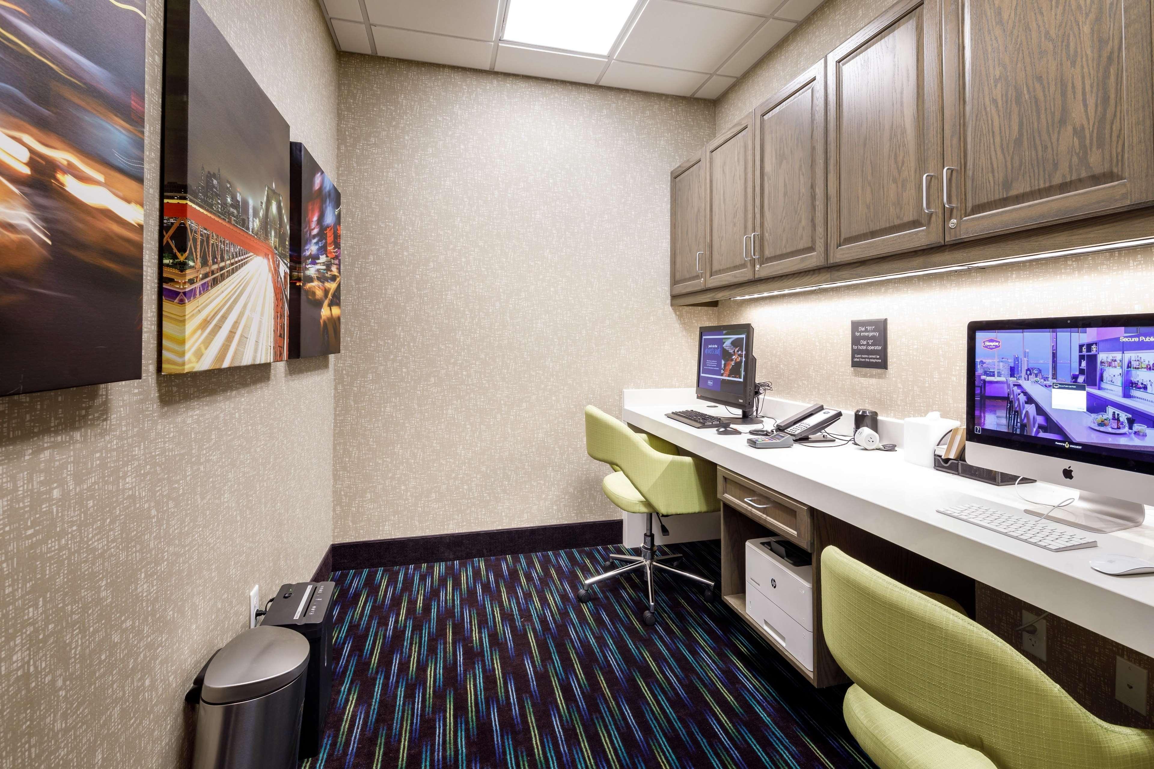 Hampton Inn By Hilton Paramus Exterior photo