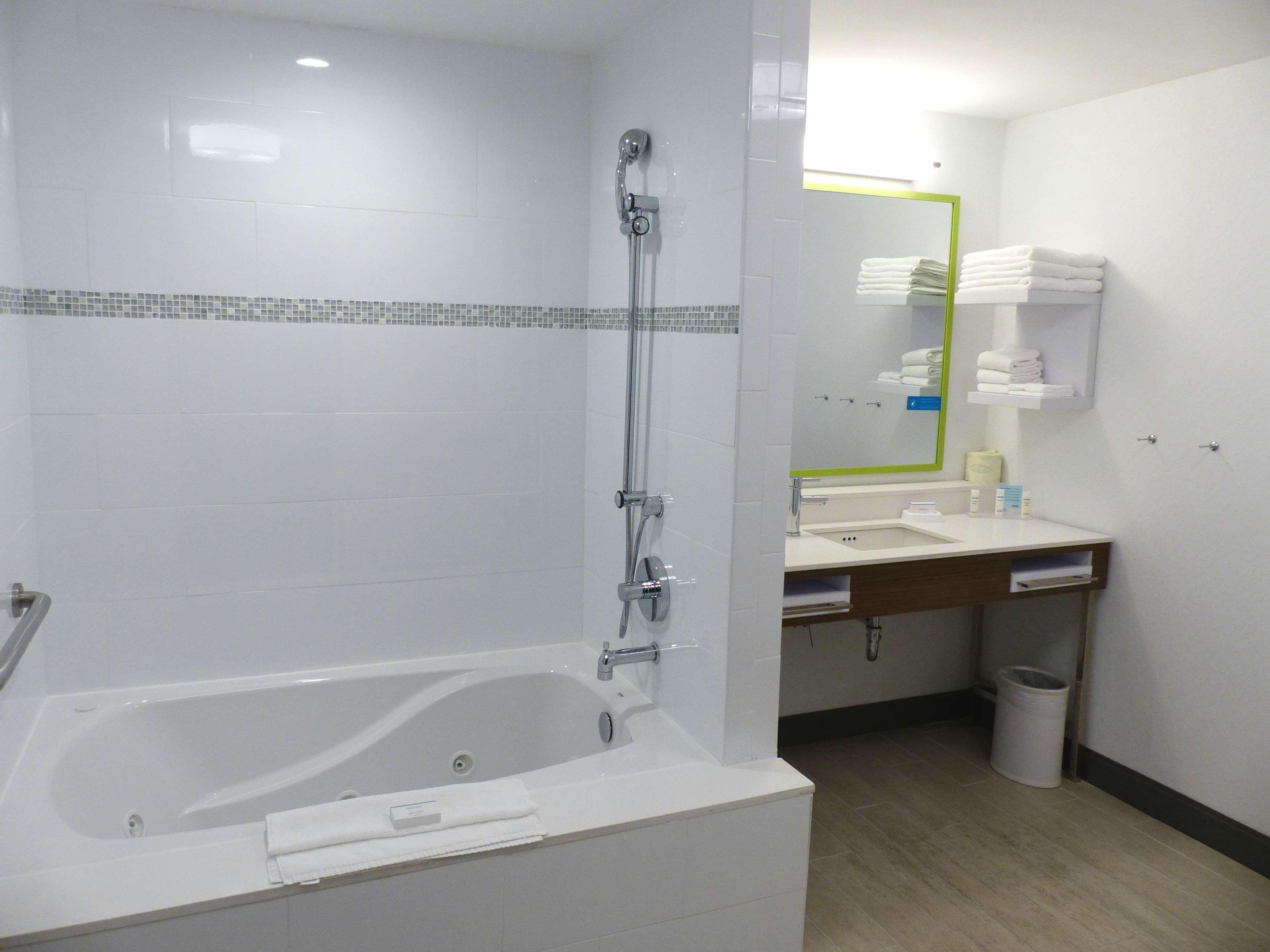 Hampton Inn By Hilton Paramus Exterior photo