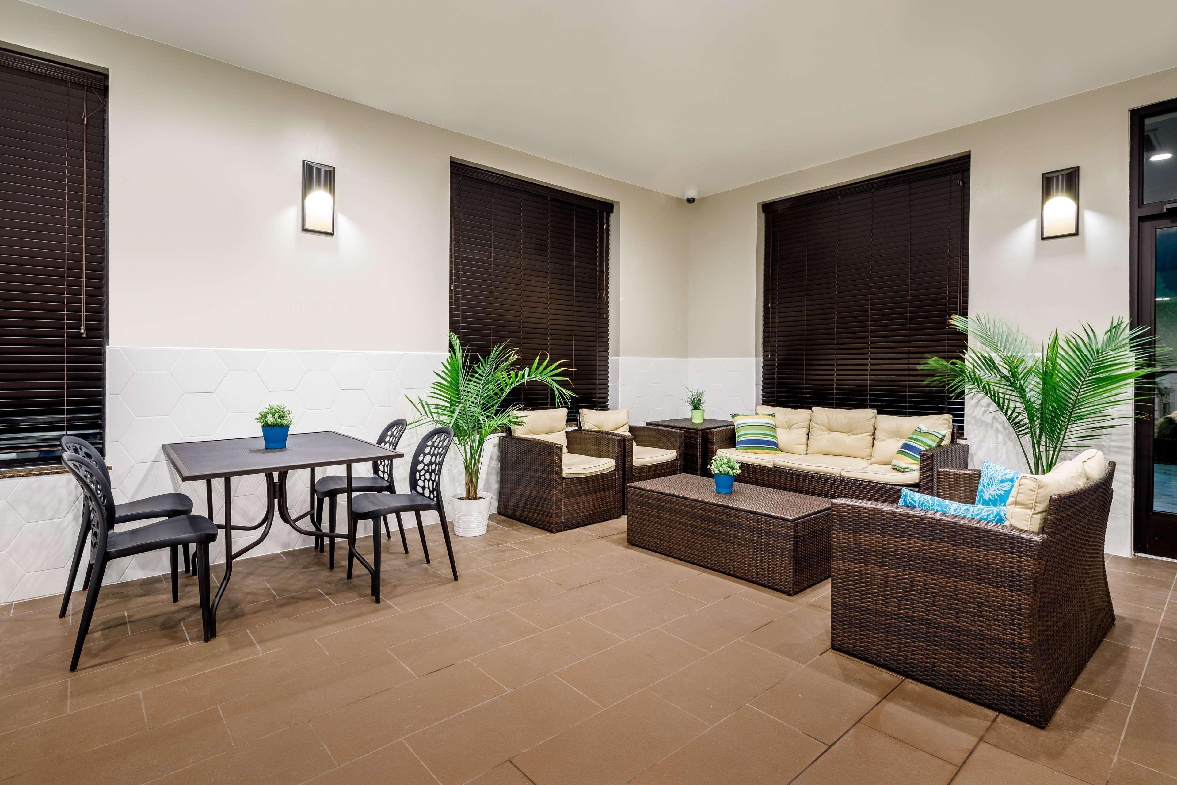 Hampton Inn By Hilton Paramus Exterior photo