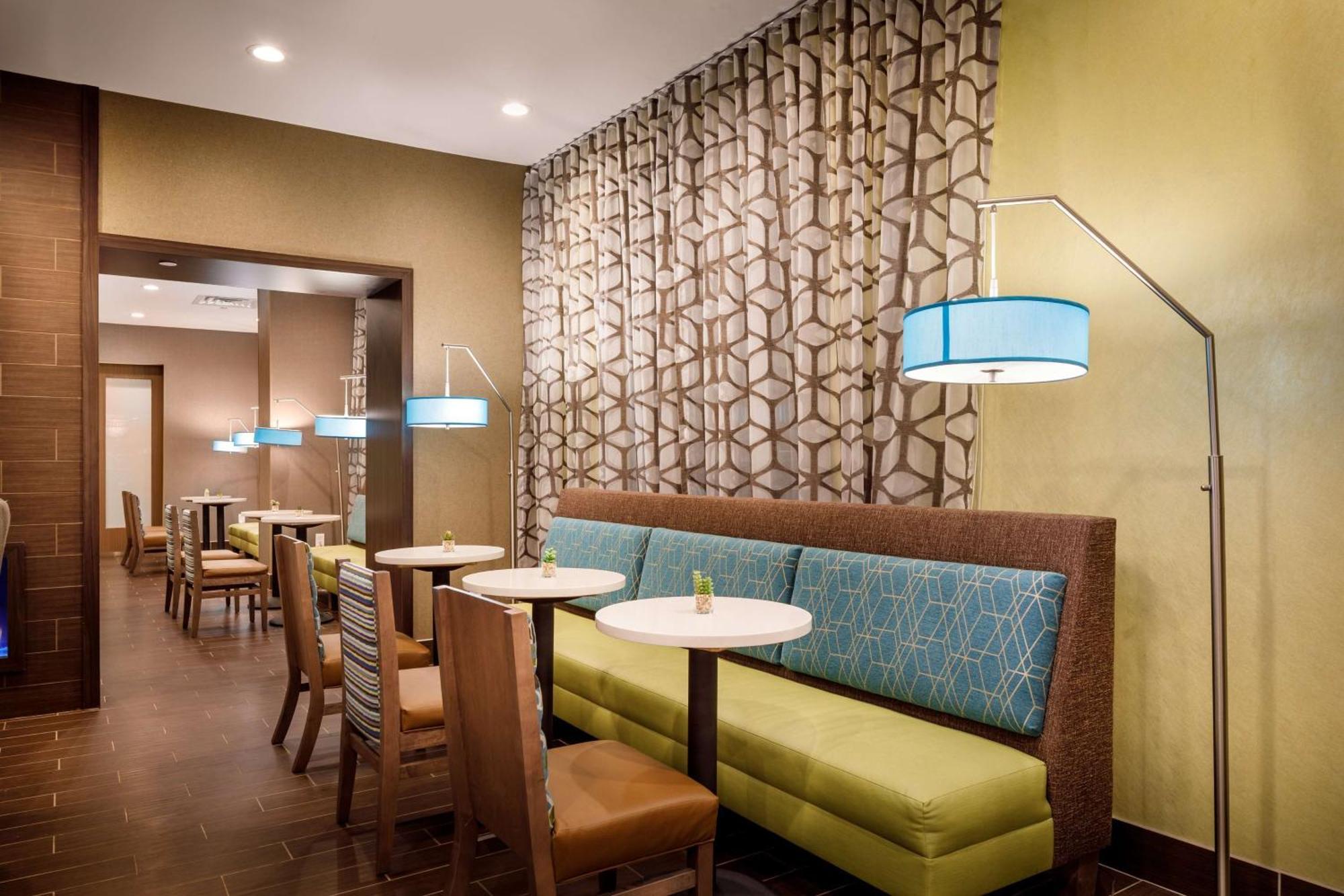 Hampton Inn By Hilton Paramus Exterior photo
